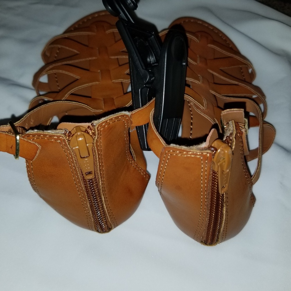 Girls Gladiator Sandals - Picture 3 of 6